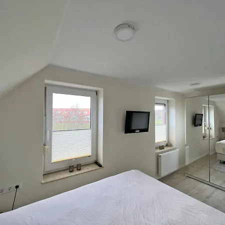 Apartment Deichblick 6 In Norddeich- Urlaub Mit Meerblick Am Norden